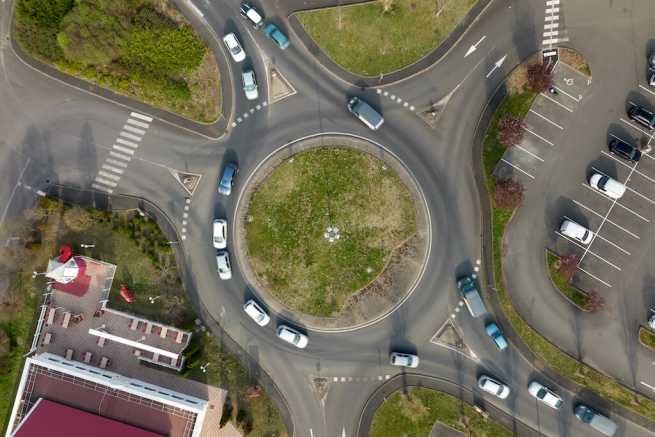 Wykroczenie na rondzie, wezwanie na Policję, możliwość odstąpienia od kary