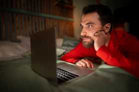 Szantaż nagraniem intymnym, co zrobić krok po kroku, gdzie zgłosić, jakie przepisy chronią pokrzywdzonego